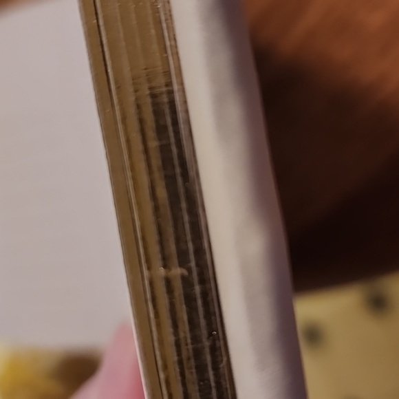 White satin flowered guest book 60 gilt pages NWT - Picture 6 of 6